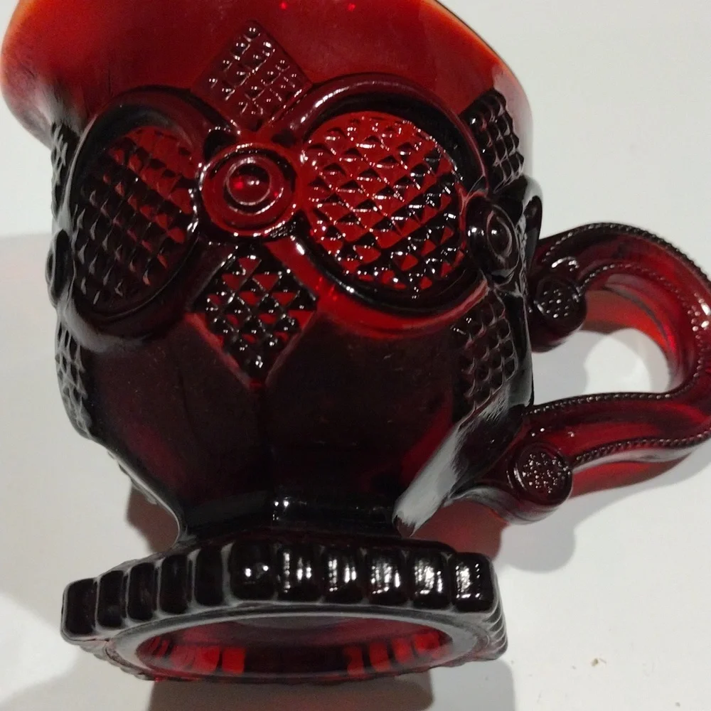 Vintage, Avon Classic And Chic Cape cod 1970 Rare Find ruby red glass creamer. - Picture 5 of 6